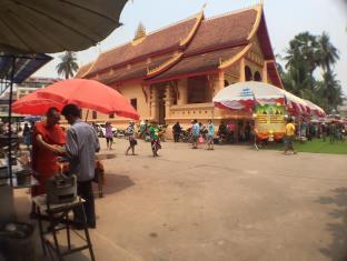 Sunbeam Hotel Vientiane Esterno foto